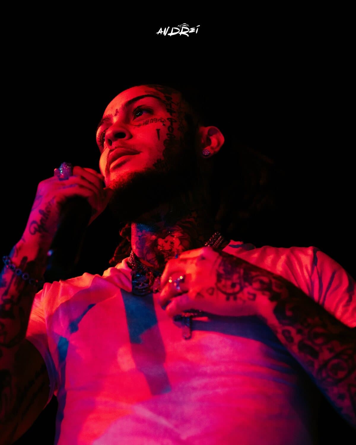 Lil Skies under red light